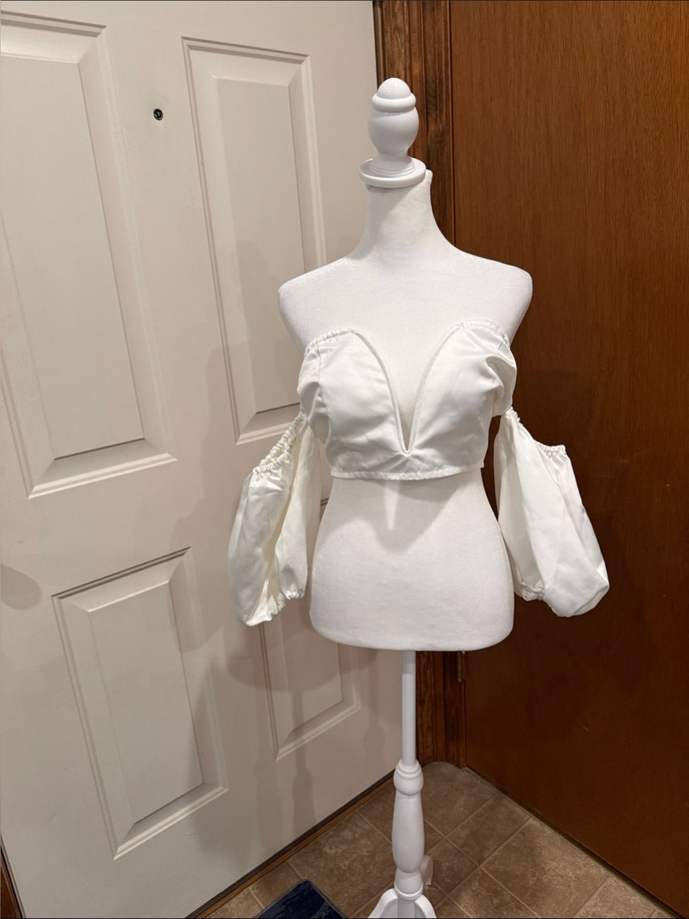 PrettyLittleThing White Off-Shoulder Puff Sleeve Crop Top